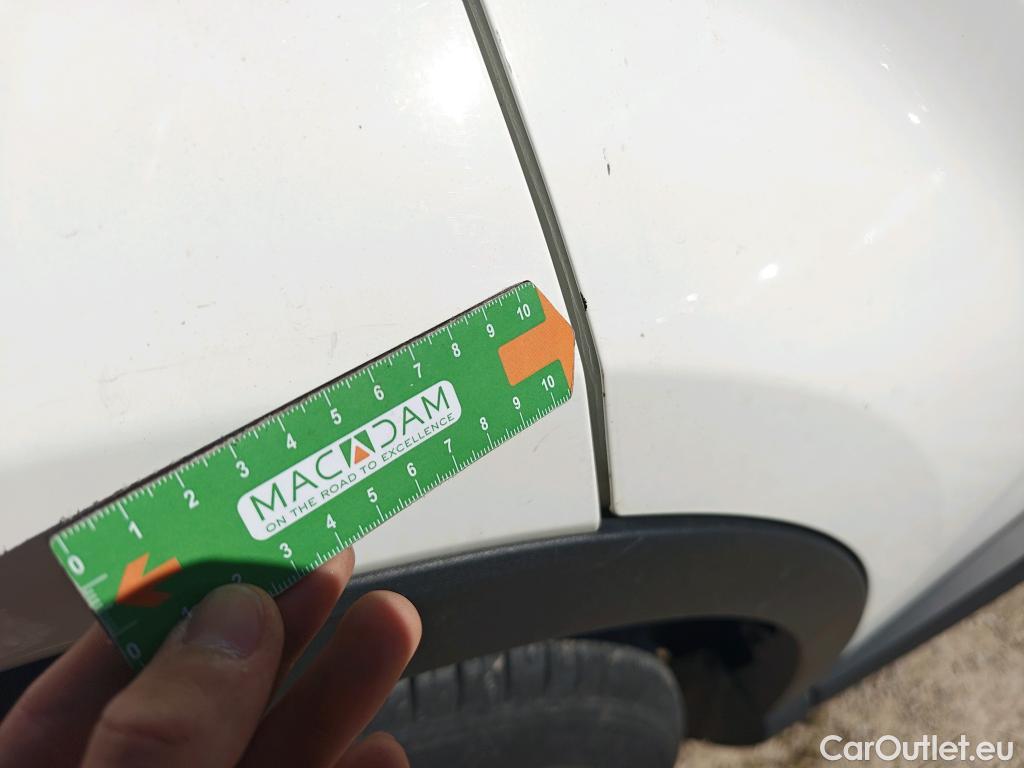  Toyota  C-HR TOYOTA  / 2019 / 5P / todoterreno 1.8 125H Active #21