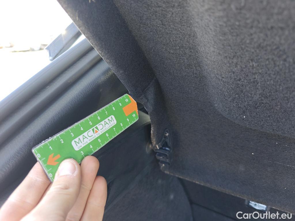  Toyota  C-HR TOYOTA  / 2019 / 5P / todoterreno 1.8 125H Active #2