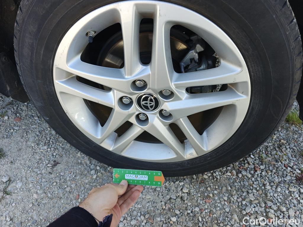  Toyota  C-HR TOYOTA  / 2019 / 5P / todoterreno 1.8 125H Active #48