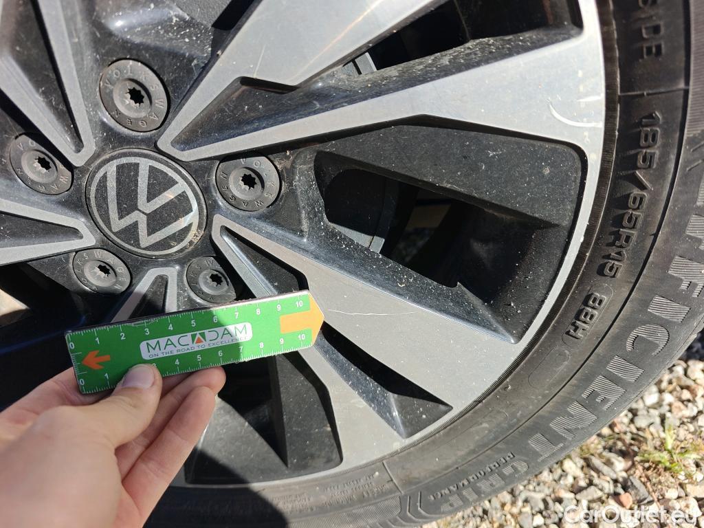  Volkswagen  Polo VOLKSWAGEN  / 2017 / 5P / berlina con portón Advance 1.0 TSI 70kW (95CV) #5