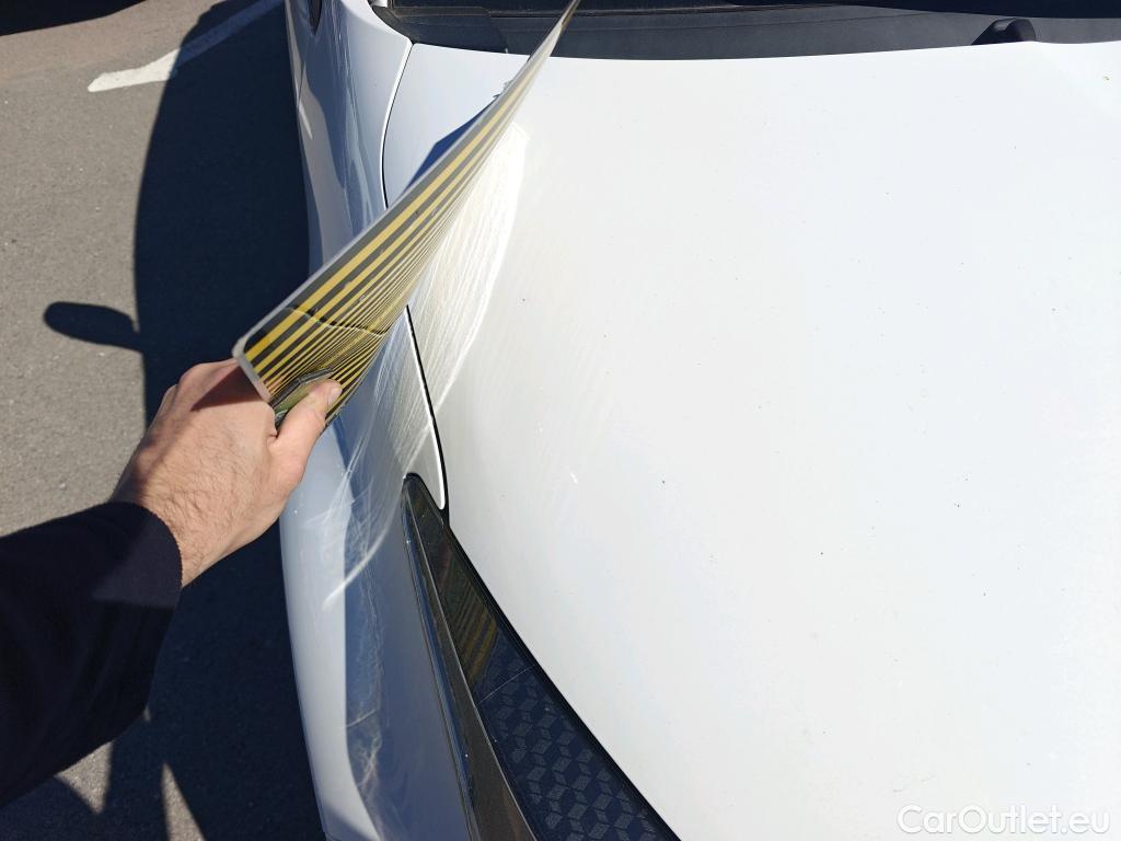  Toyota  Yaris TOYOTA  / 2020 / 5P / berlina con portón 1.5 120H Business Plus #3