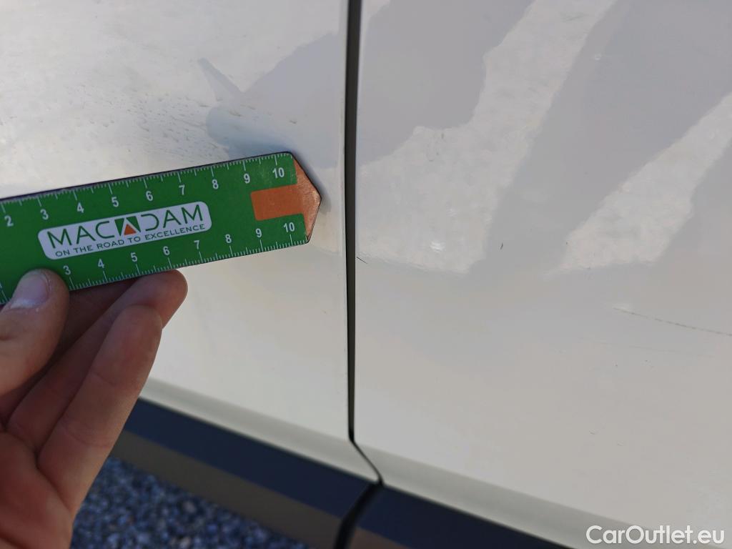  Toyota  C-HR TOYOTA  / 2019 / 5P / todoterreno 1.8 125H Active #34