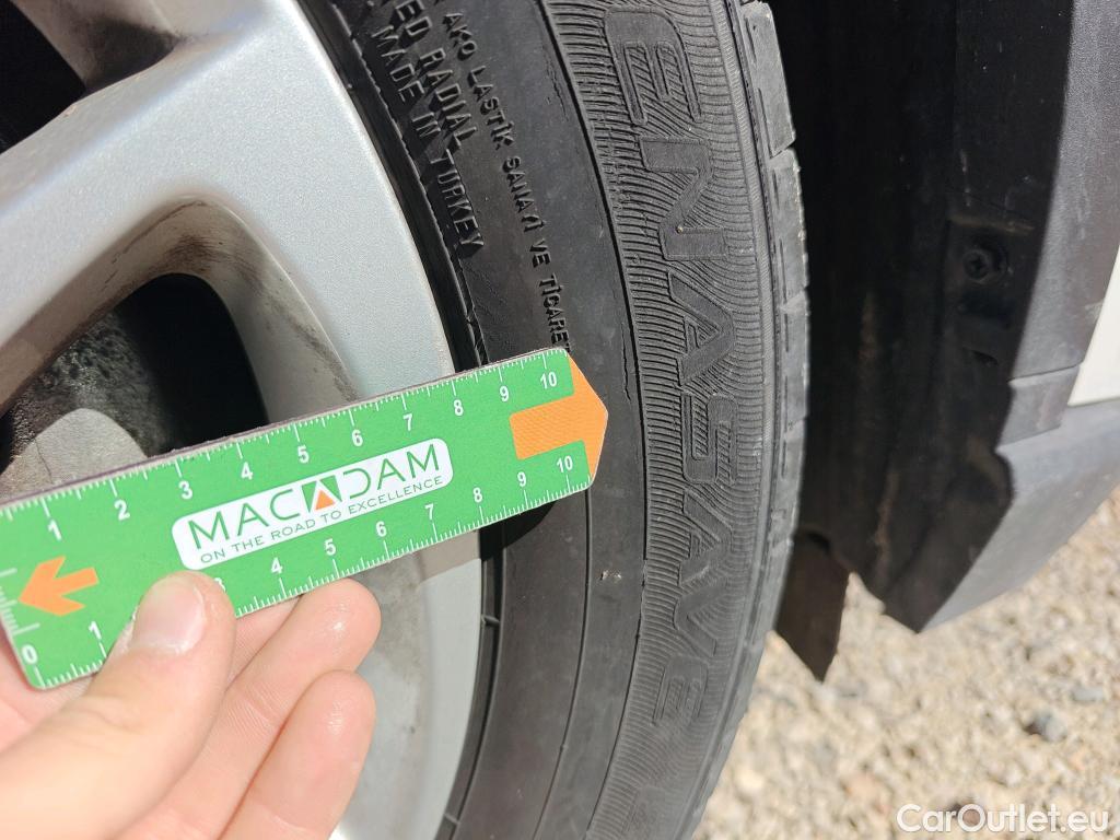  Toyota  C-HR TOYOTA  / 2019 / 5P / todoterreno 1.8 125H Active #7