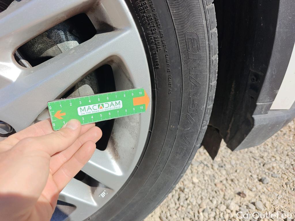  Toyota  C-HR TOYOTA  / 2019 / 5P / todoterreno 1.8 125H Active #41