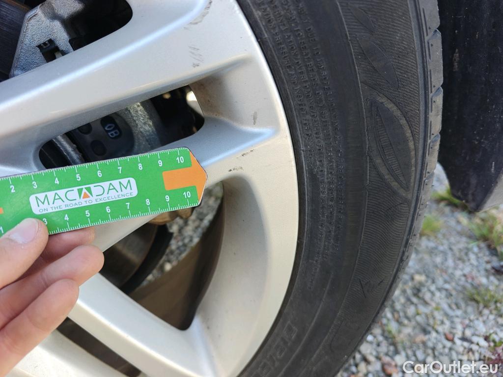  Toyota  C-HR TOYOTA  / 2019 / 5P / todoterreno 1.8 125H Active #50