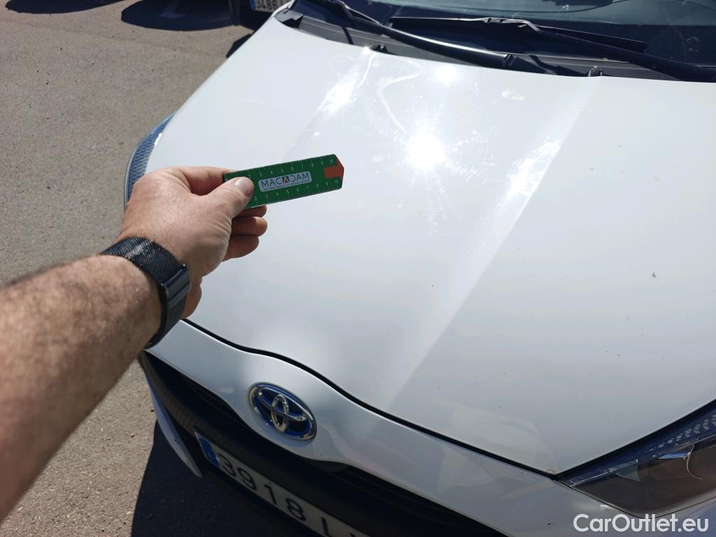  Toyota  Yaris TOYOTA  / 2020 / 5P / berlina con portón 1.5 120H Active Tech #1