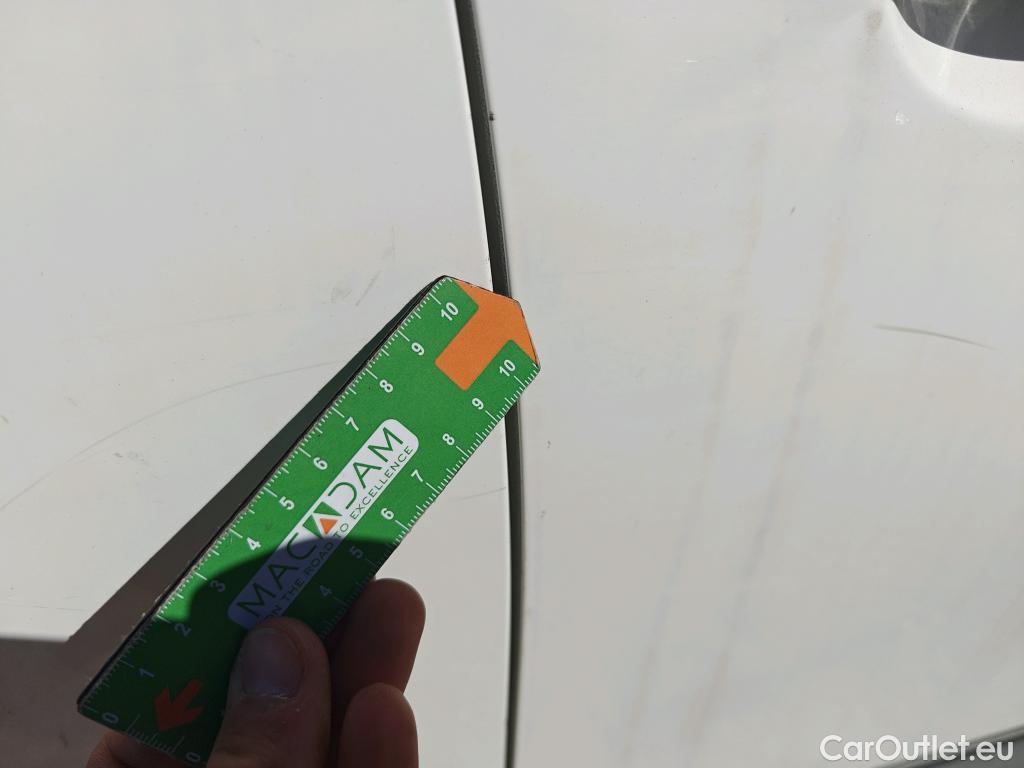  Toyota  C-HR TOYOTA  / 2019 / 5P / todoterreno 1.8 125H Active #37