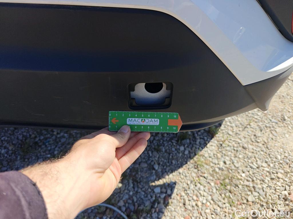  Toyota  C-HR TOYOTA  / 2019 / 5P / todoterreno 1.8 125H Active #25