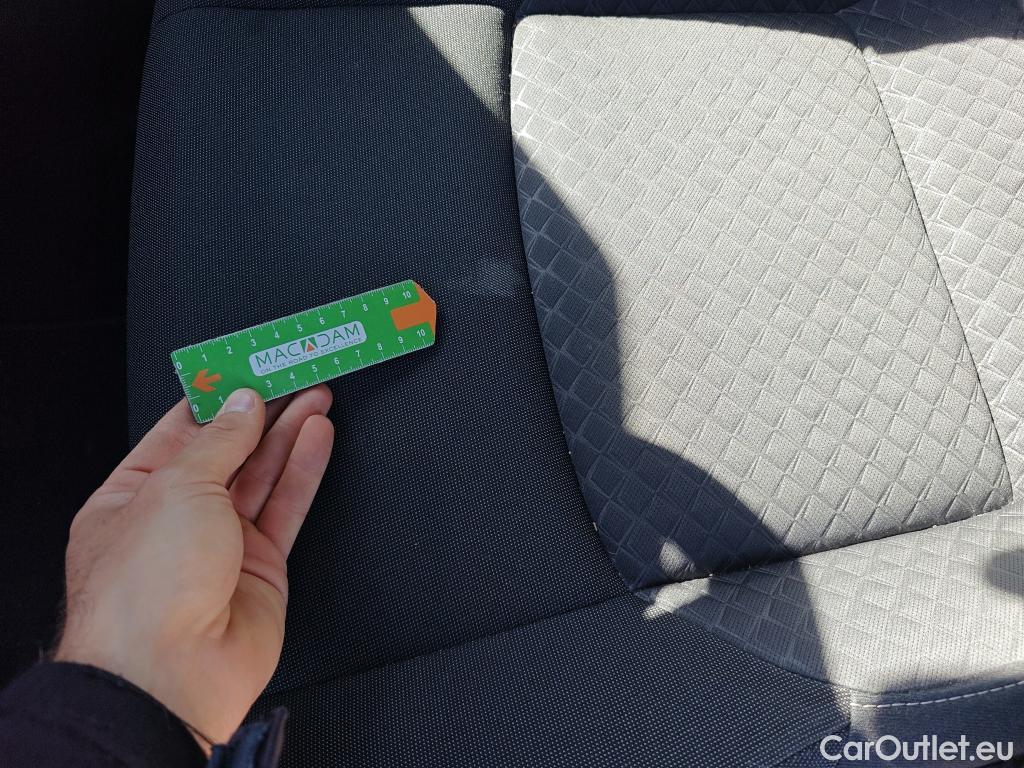  Toyota  C-HR TOYOTA  / 2019 / 5P / todoterreno 1.8 125H Active #43