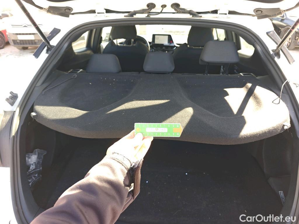  Toyota  C-HR TOYOTA  / 2019 / 5P / todoterreno 1.8 125H Active #1