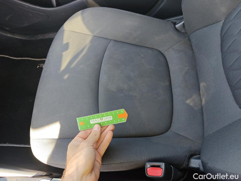  Toyota  Corolla TOYOTA  / 2019 / 4P / sedán 1.8 125H STYLE E-CVT SEDAN #17