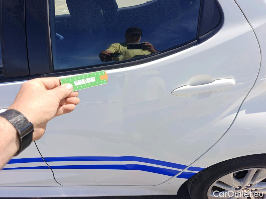  Toyota  Yaris TOYOTA  / 2020 / 5P / berlina con portón 1.5 120H Active Tech #13