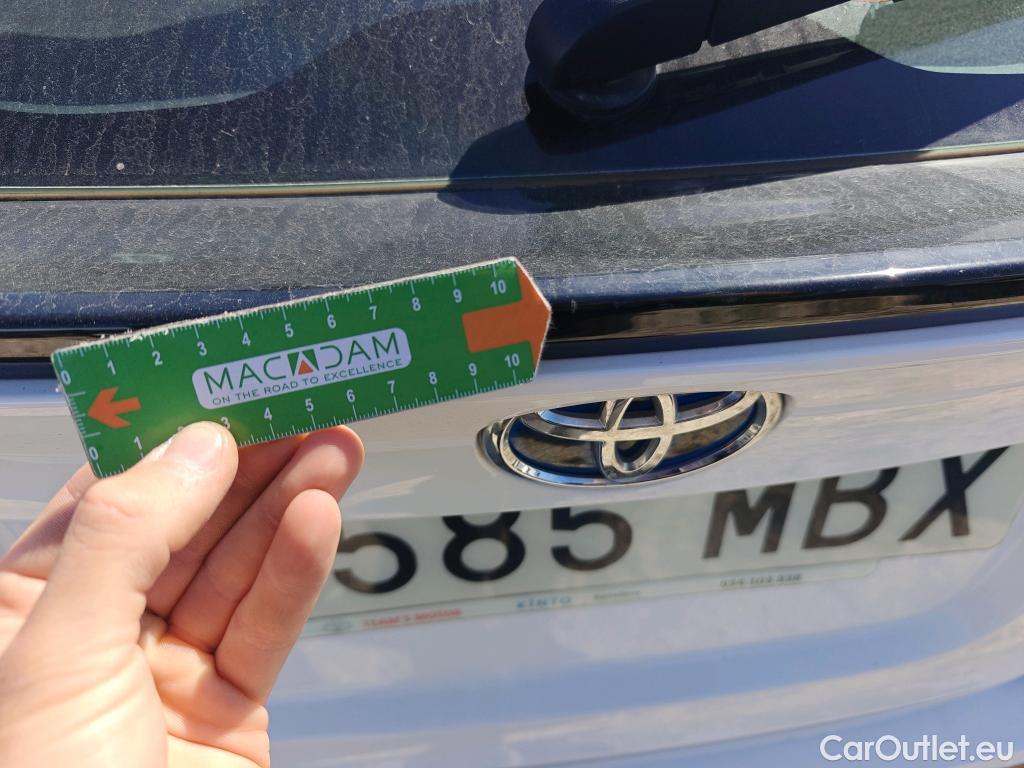  Toyota  C-HR TOYOTA  / 2019 / 5P / todoterreno 1.8 125H Active #31