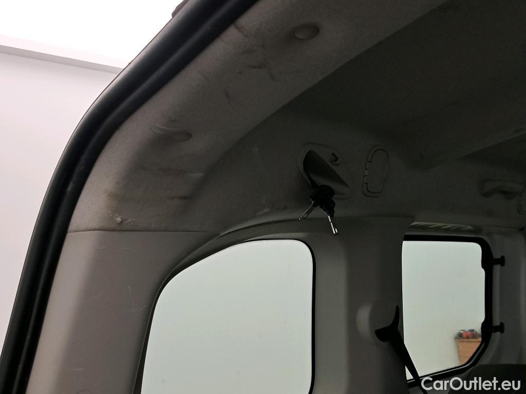  Citroen  Berlingo CITROEN  / 2018 / 4P / combi Talla M BlueHDi 100 LIVE (AC) #61