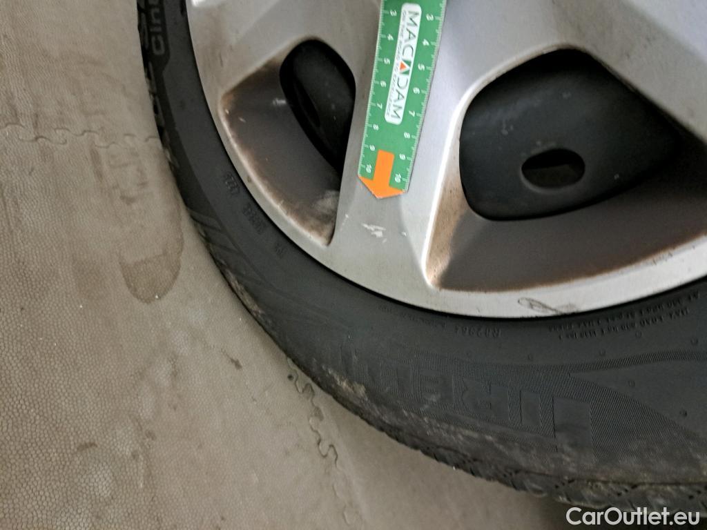  Dacia  Dokker DACIA  / 2013 / 4P / furgón derivado de turismo Van Essential Blue dCi 70kW (95CV) #33