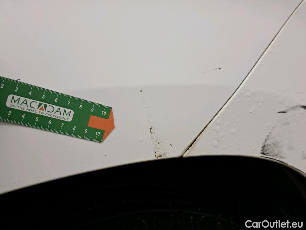  Citroen  Berlingo CITROEN  / 2018 / 4P / combi Talla M BlueHDi 100 LIVE (AC) #60