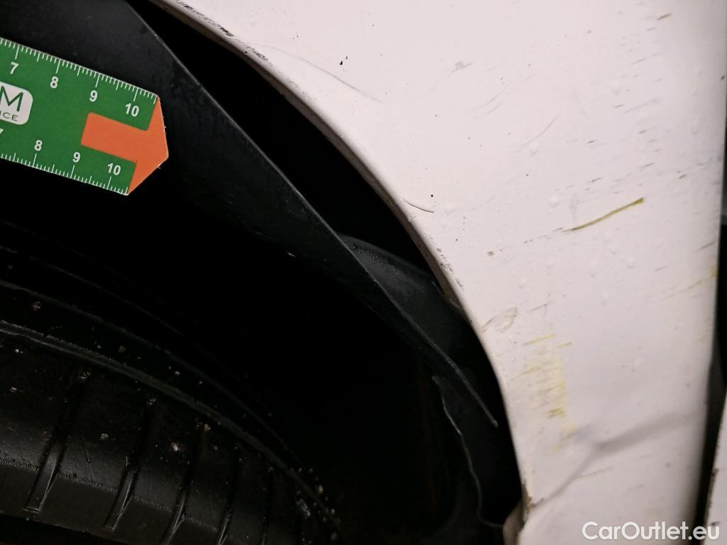  Citroen  Berlingo CITROEN  / 2018 / 4P / combi Talla M BlueHDi 100 LIVE (AC) #18