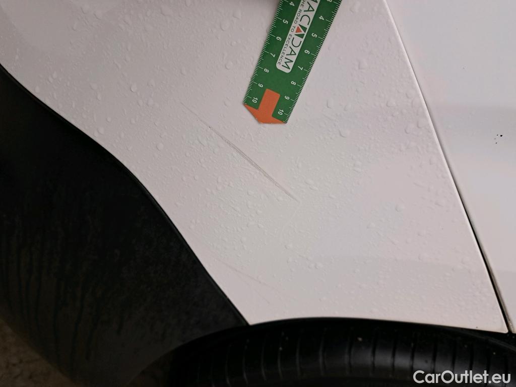  Citroen  Berlingo CITROEN  / 2018 / 4P / combi Talla M BlueHDi 100 LIVE (AC) #56