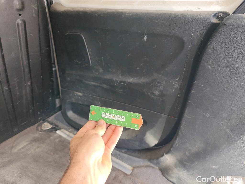  Citroen  Berlingo CITROEN  / 2018 / 3P / furgón derivado de turismo Talla M BlueHDi 100 WORKER #26