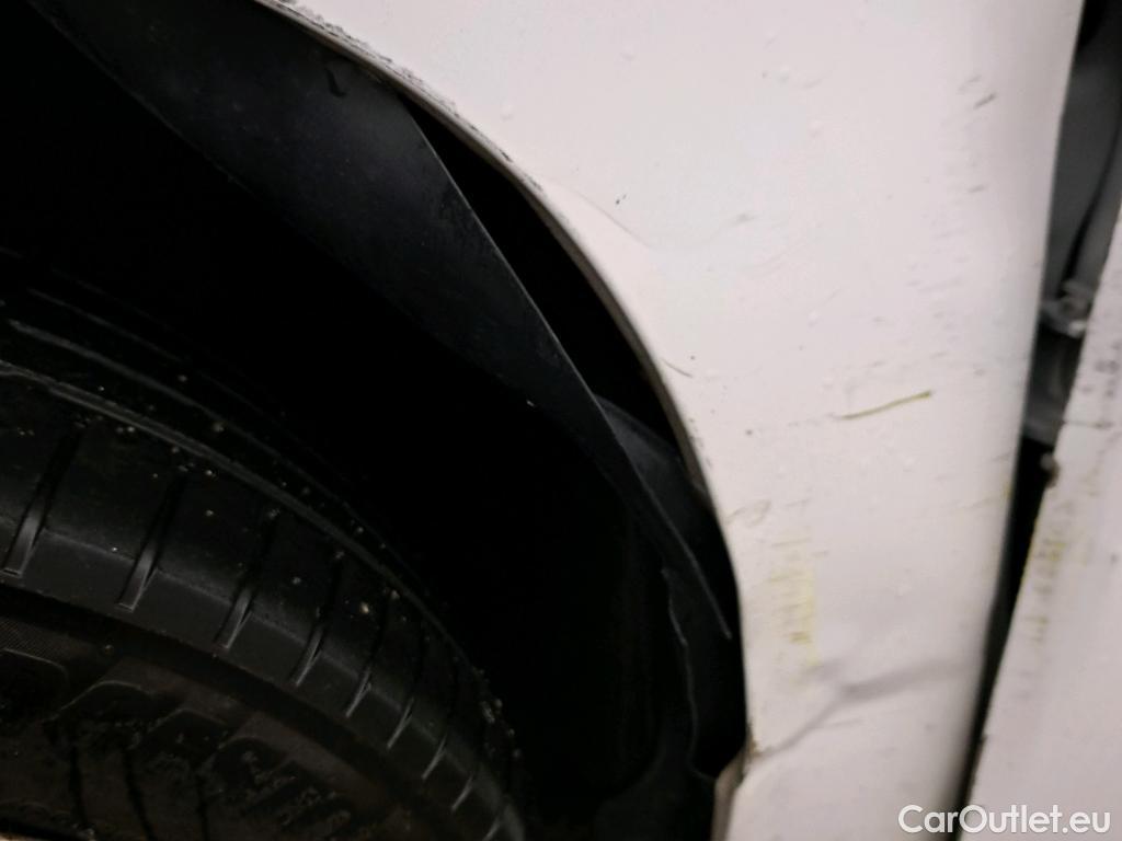  Citroen  Berlingo CITROEN  / 2018 / 4P / combi Talla M BlueHDi 100 LIVE (AC) #17