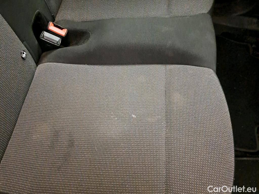  Citroen  Berlingo CITROEN  / 2018 / 4P / combi Talla M BlueHDi 100 LIVE (AC) #76