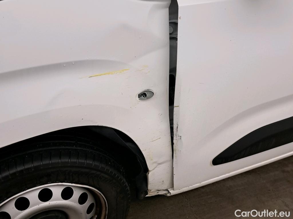  Citroen  Berlingo CITROEN  / 2018 / 4P / combi Talla M BlueHDi 100 LIVE (AC) #84