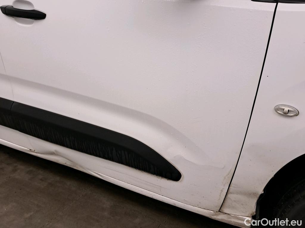  Citroen  Berlingo CITROEN  / 2018 / 4P / combi Talla M BlueHDi 100 LIVE (AC) #36