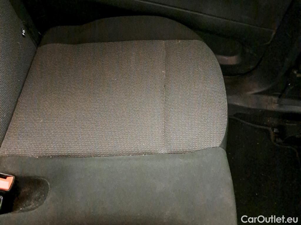  Citroen  Berlingo CITROEN  / 2018 / 4P / combi Talla M BlueHDi 100 LIVE (AC) #77