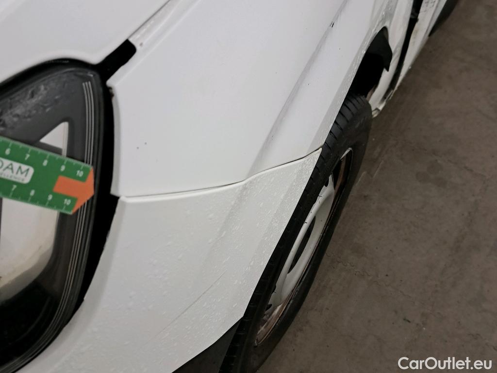  Citroen  Berlingo CITROEN  / 2018 / 4P / combi Talla M BlueHDi 100 LIVE (AC) #55