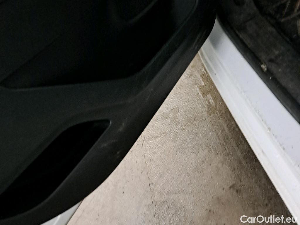  Citroen  Berlingo CITROEN  / 2018 / 4P / combi Talla M BlueHDi 100 LIVE (AC) #72