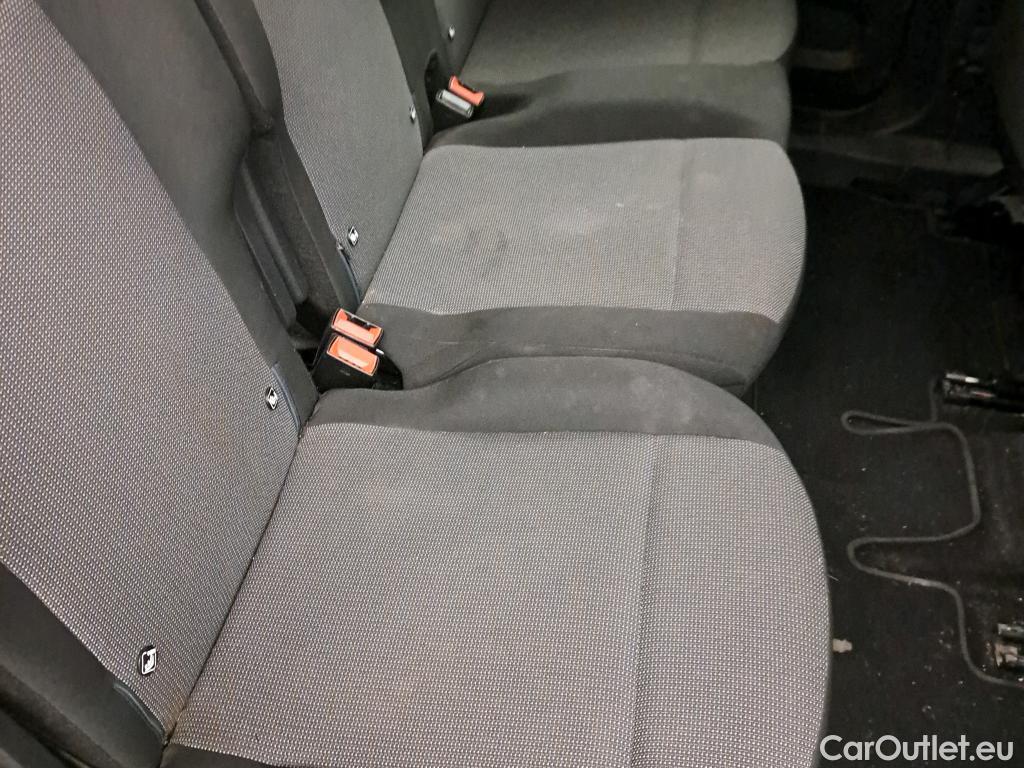  Citroen  Berlingo CITROEN  / 2018 / 4P / combi Talla M BlueHDi 100 LIVE (AC) #75