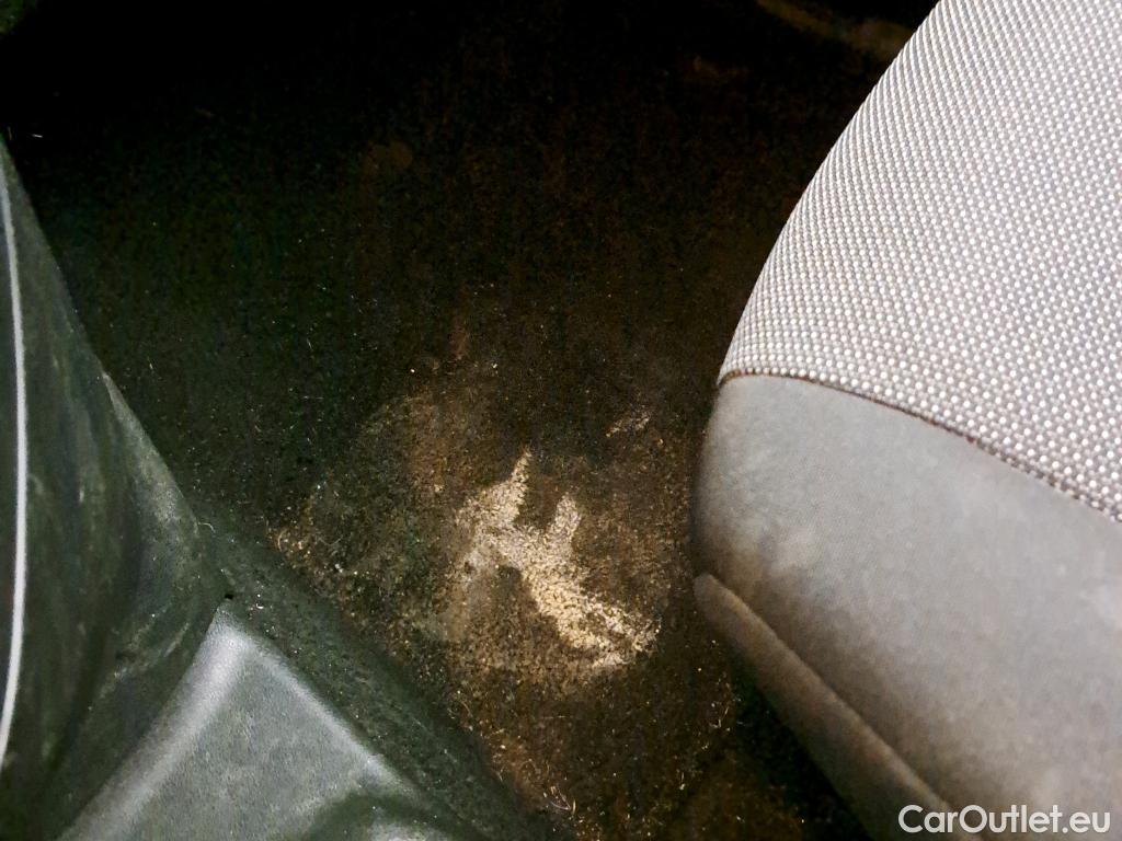  Citroen  Berlingo CITROEN  / 2018 / 4P / combi Talla M BlueHDi 100 LIVE (AC) #73