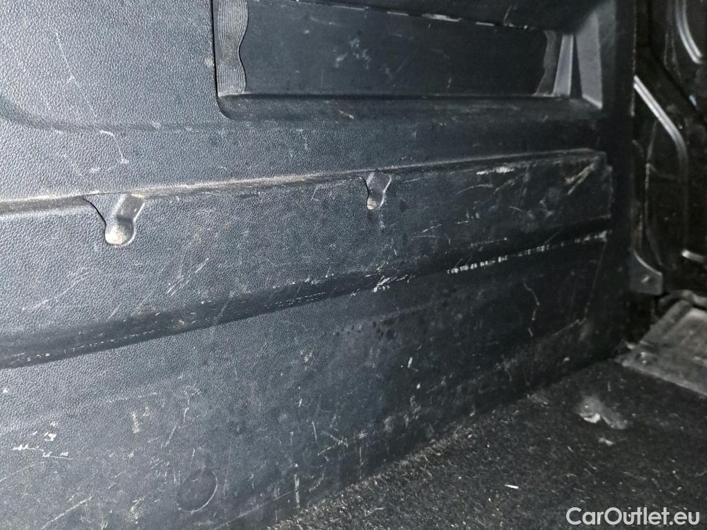  Citroen  Berlingo CITROEN  / 2018 / 4P / combi Talla M BlueHDi 100 LIVE (AC) #80