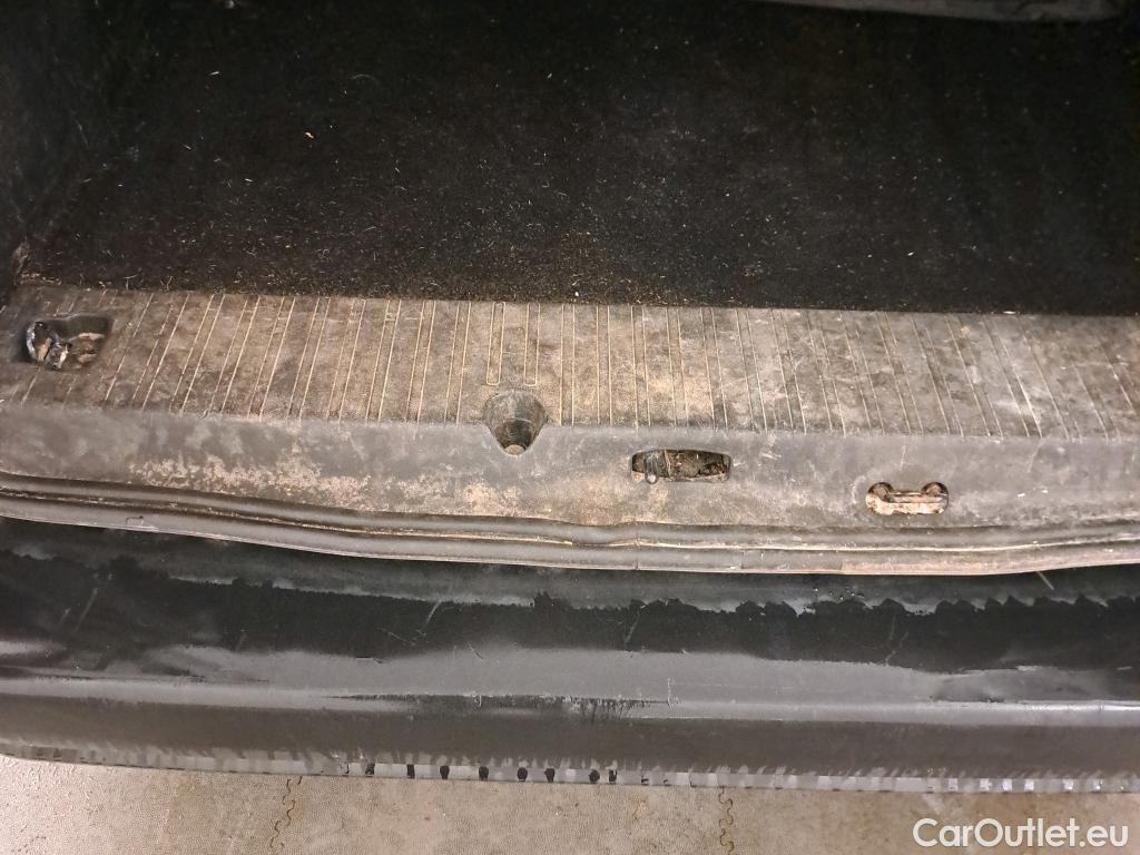  Citroen  Berlingo CITROEN  / 2018 / 4P / combi Talla M BlueHDi 100 LIVE (AC) #74