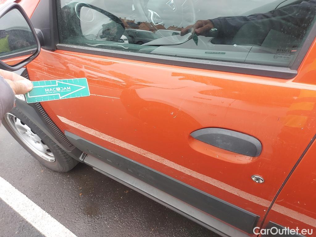  Land Rover  Discovery DACIA Duster / 2018 / 5P / furgón derivado de turismo Essential TCE 74kW(100CV) ECO-G 4X2 (furgón) #3