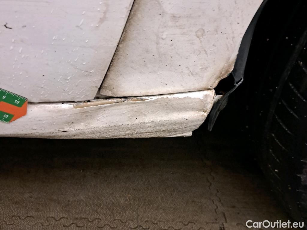  Citroen  Berlingo CITROEN  / 2018 / 4P / combi Talla M BlueHDi 100 LIVE (AC) #45