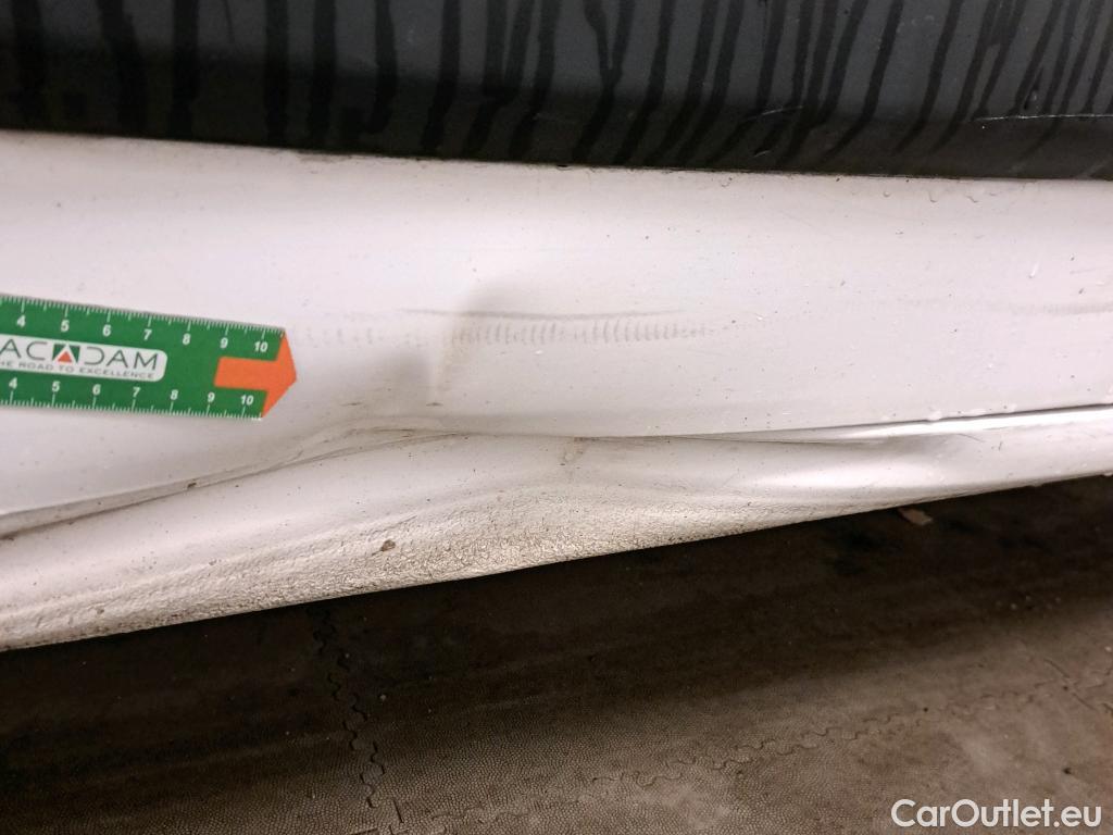  Citroen  Berlingo CITROEN  / 2018 / 4P / combi Talla M BlueHDi 100 LIVE (AC) #40