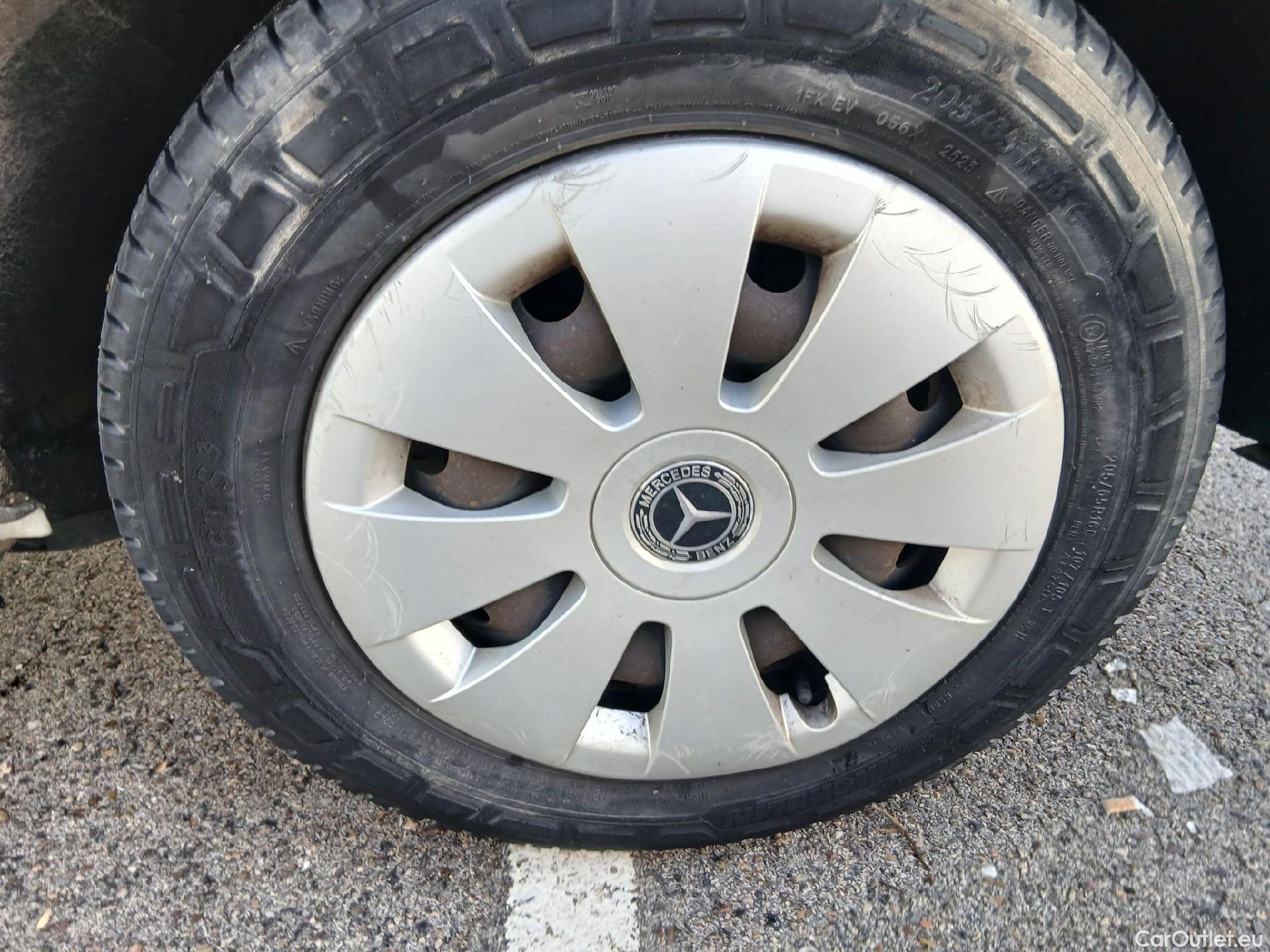  Mercedes  Vito MERCEDES-BENZ  / 2014 / 4P / furgón 111 CDI Larga #18