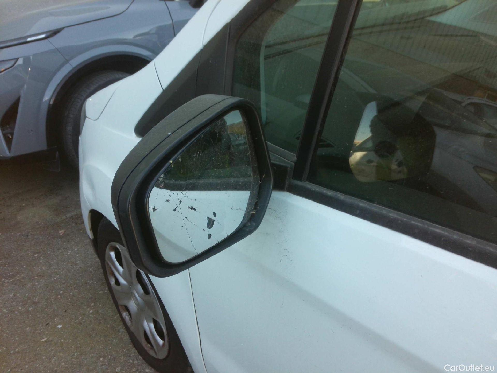  Ford  Transit FORD  Courier/2014/4P/furgón der.turis Van 1.5 TDCi 56kW Trend #15