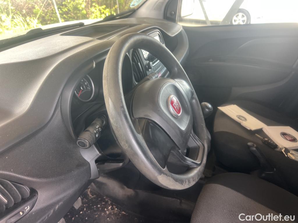  Fiat  Doblo FIAT Doblò Cargo/2015/3P/furgón derivado de turismo Cargo Base Plus 1.3 Mjet 70kW (95CV) #18