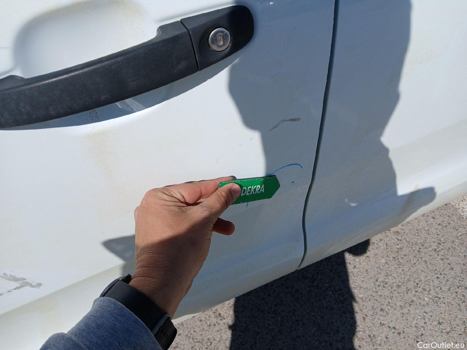  Ford  Ranger FORD  VU 4p 6G pickup 2.2 TDCi 118kW 4x4 Doble Cab. XL S/S #13