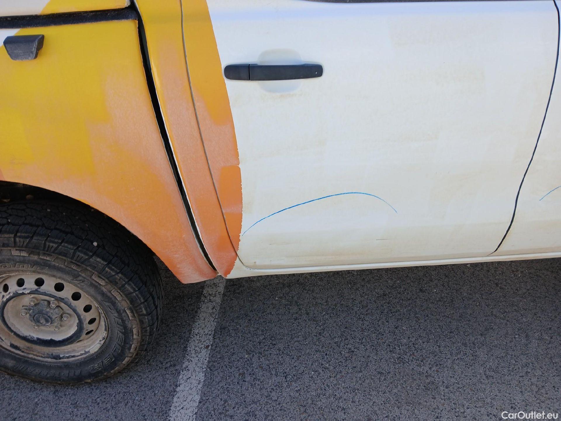  Ford  Ranger FORD  VU 4p 6G pickup 2.2 TDCi 118kW 4x4 Doble Cab. XL S/S #26