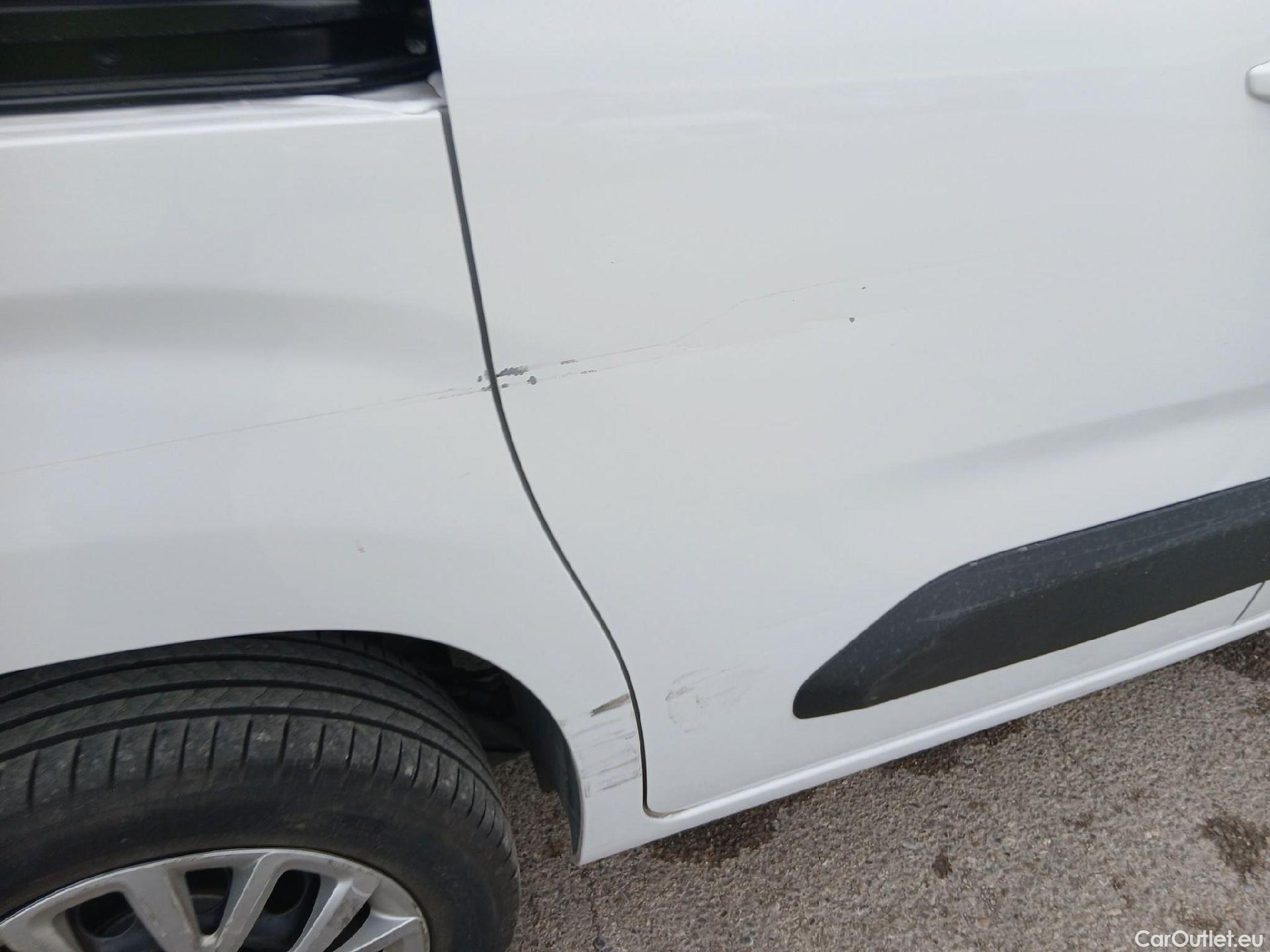  Land Rover  Discovery FIAT Doblò / 2022 / 5P / combi Combi (N1) BlueHDi 1.5 L 100CV (AC)  #37