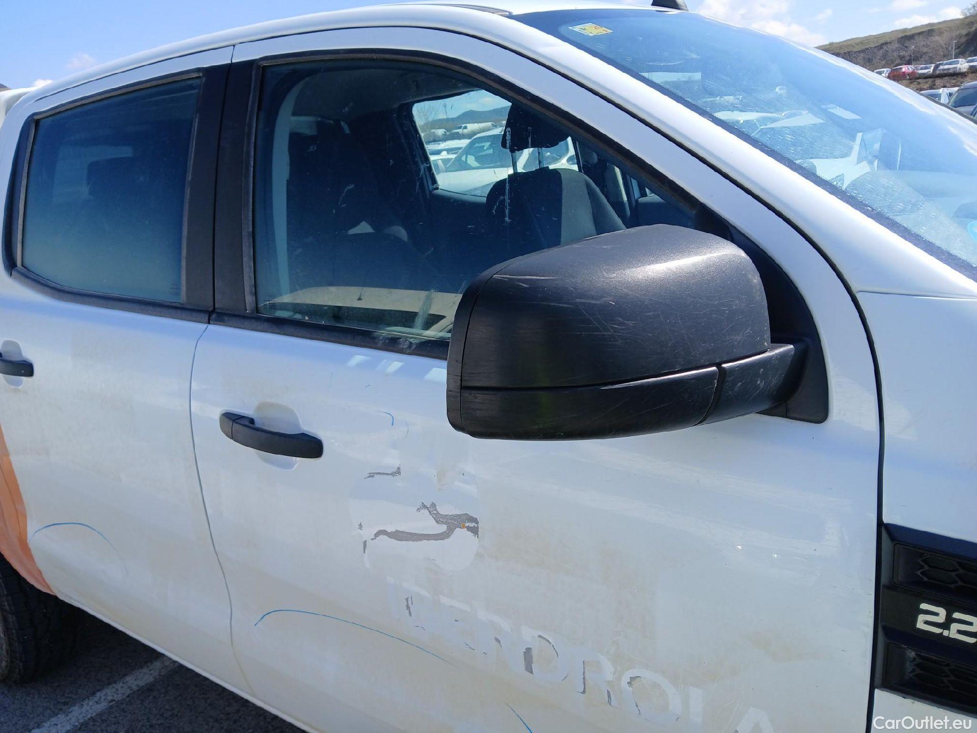  Ford  Ranger FORD  VU 4p 6G pickup 2.2 TDCi 118kW 4x4 Doble Cab. XL S/S #31