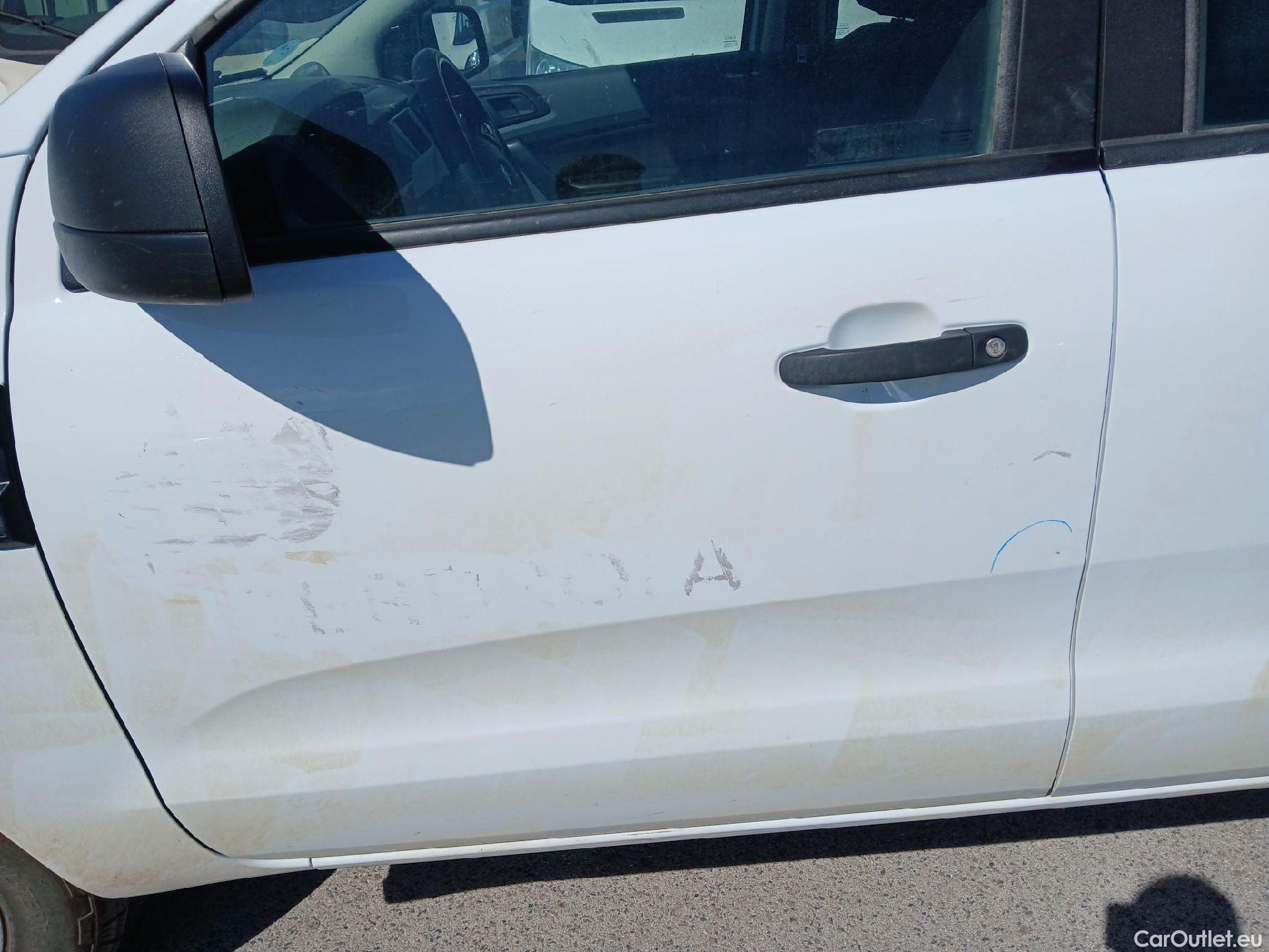  Ford  Ranger FORD  VU 4p 6G pickup 2.2 TDCi 118kW 4x4 Doble Cab. XL S/S #12