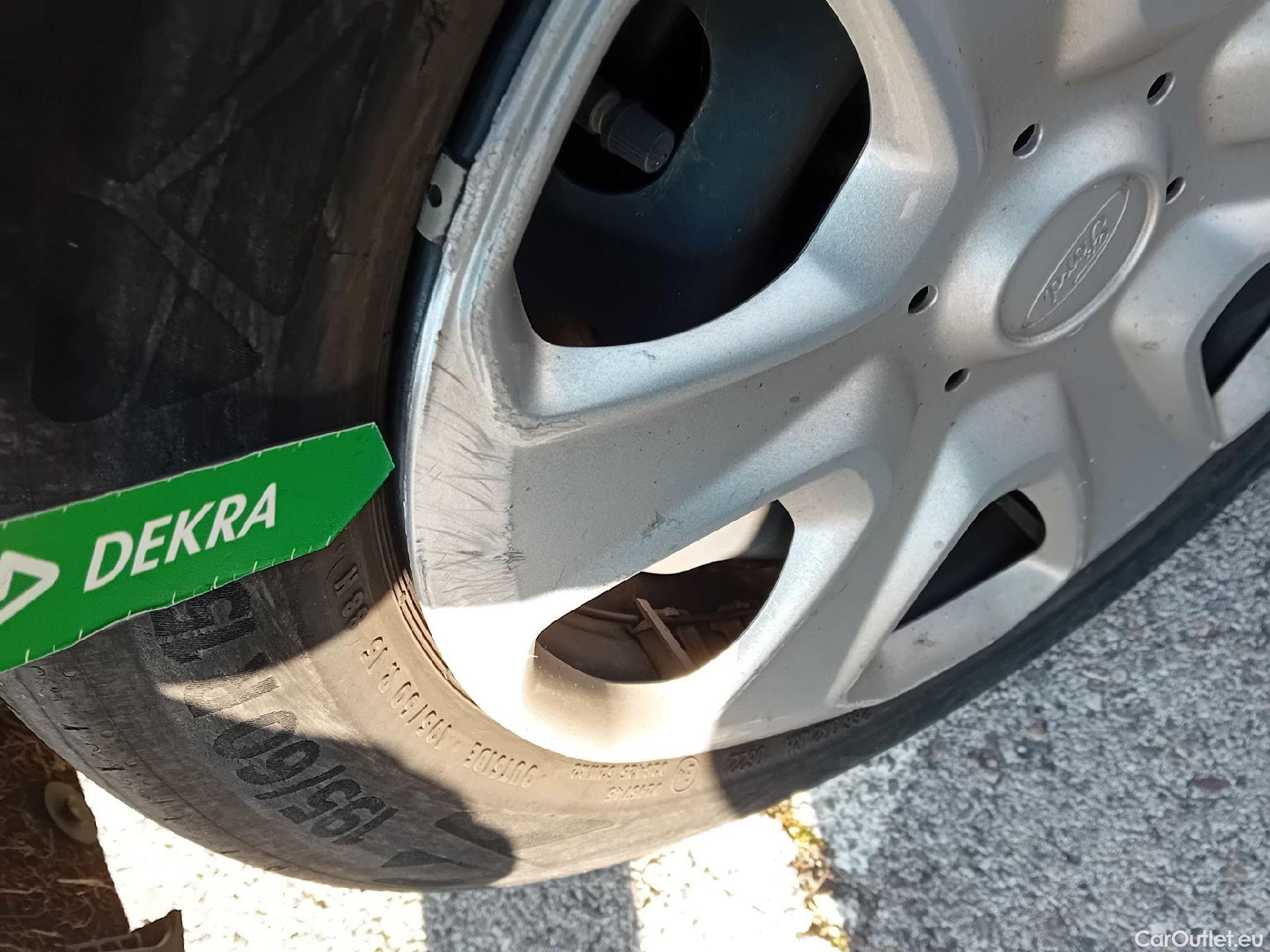  Ford  Transit FORD  Courier/2014/4P/furgón der.turis Van 1.5 TDCi 56kW Trend #24