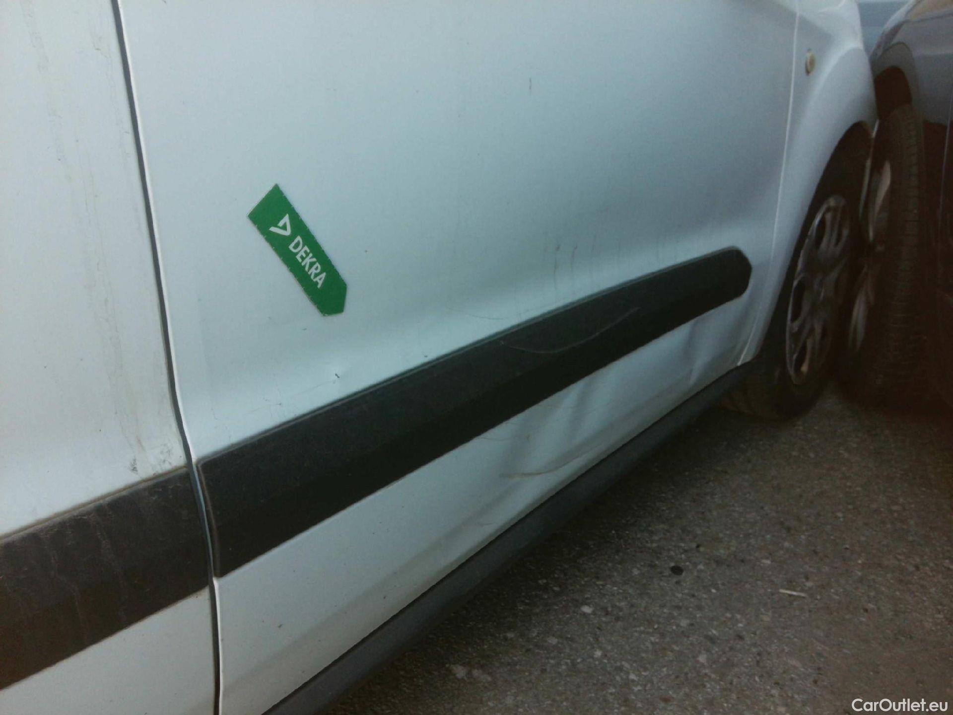  Ford  Transit FORD  Courier/2014/4P/furgón der.turis Van 1.5 TDCi 56kW Trend #37