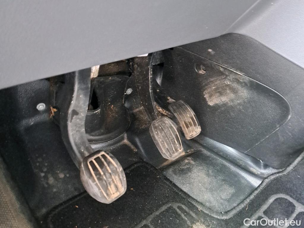  Peugeot  Expert PEUGEOT  / 2016 / 4P / furgón Furgón Pro 1.5 BlueHDi 120 S&S Standard #60