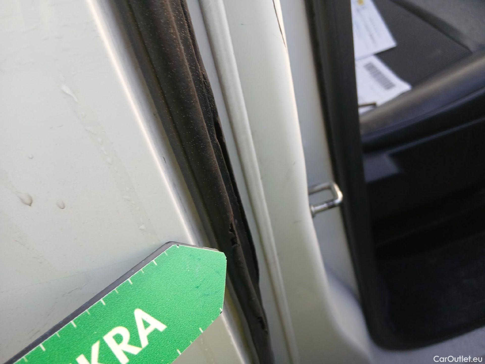  Opel  Vivaro OPEL  / 2019 / 4P / furgón 1.5 Diésel 74kW (100CV) M Std Express #9