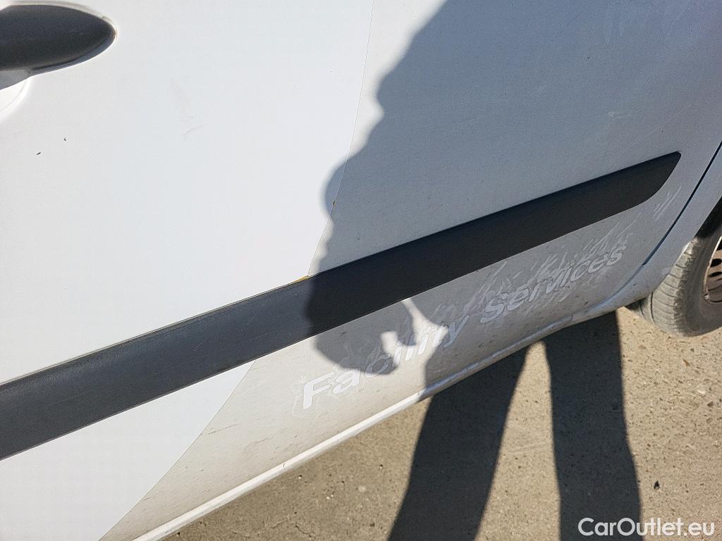  Renault  Kangoo RENAULT  Furgón/2013/3P/furgón derivado de turismo Profesional Blue dCi 59 kW (80CV) #26